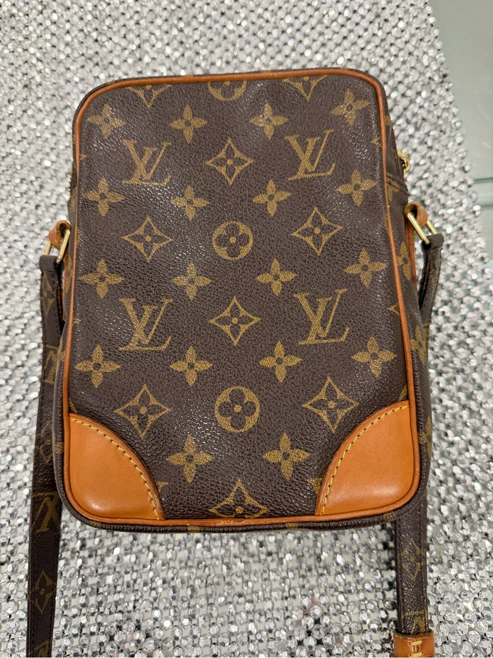 Louis Vuitton Monogram Canvas Double Pocket Messenger Bag in Brown and Tan - Picture 4 of 8